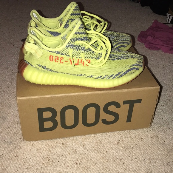 Yeezy 350 V2 RETAIL Size 10 jordan gucci